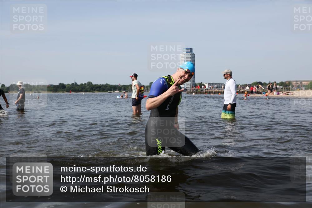 22.06.2025 - Viking Triathlon Michael Strokosch http://msf.ph/oto/8058186 22.06.2025 10:41:07 Schwimmen 153, 314, 389, 496, 631 meine-sportfotos.de