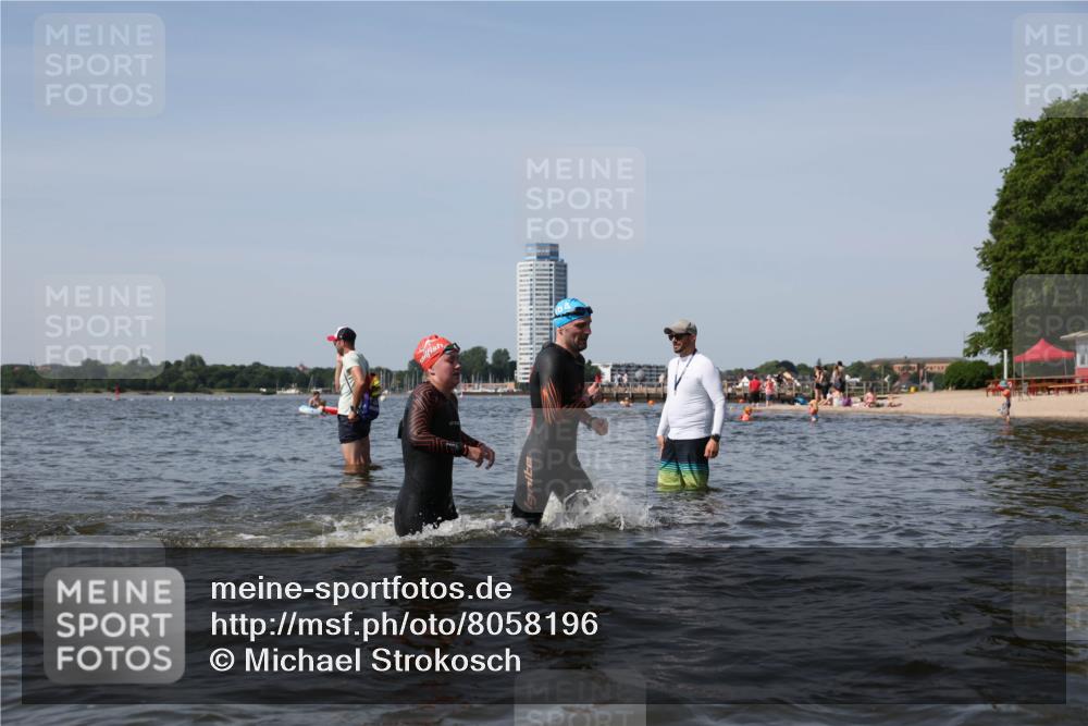 22.06.2025 - Viking Triathlon Michael Strokosch http://msf.ph/oto/8058196 22.06.2025 10:41:13 Schwimmen 94, 153, 314, 389, 390, 496, 631 meine-sportfotos.de