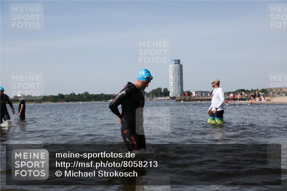22.06.2025 - Viking Triathlon Michael Strokosch http://msf.ph/oto/8058213 22.06.2025 10:41:17 Schwimmen 54, 94, 153, 314, 376, 390, 496, 631 meine-sportfotos.de