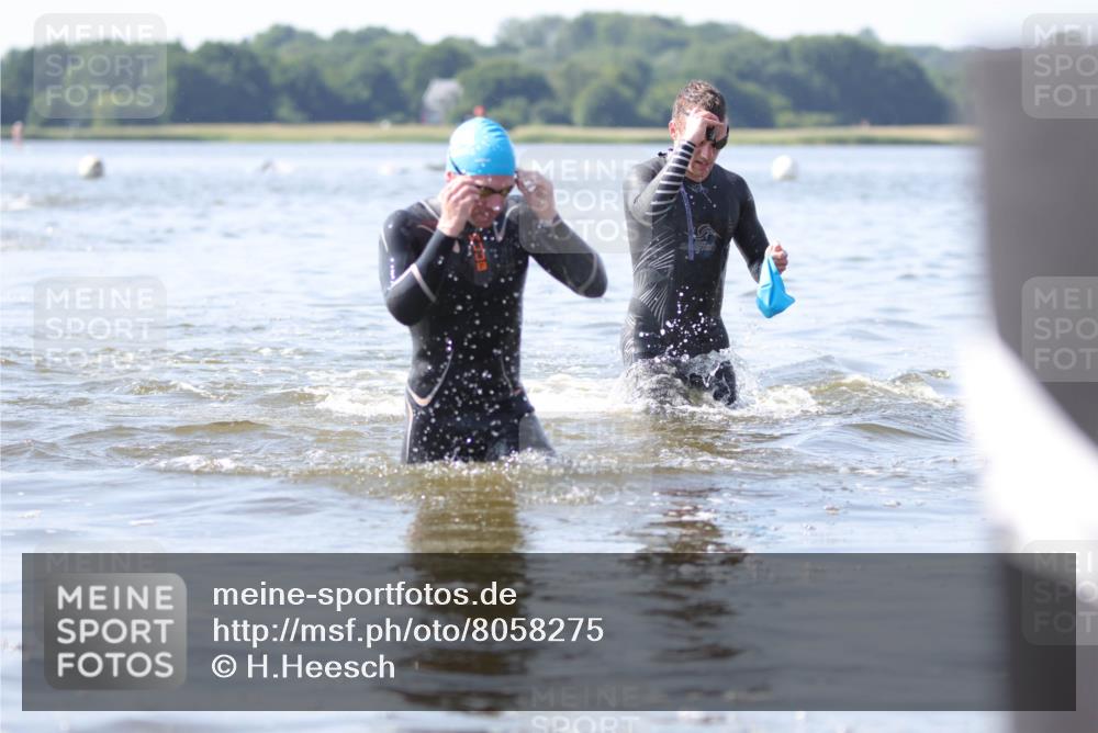 22.06.2025 - Viking Triathlon H.Heesch http://msf.ph/oto/8058275 22.06.2025 10:25:01 Schwimmen 4, 521 meine-sportfotos.de