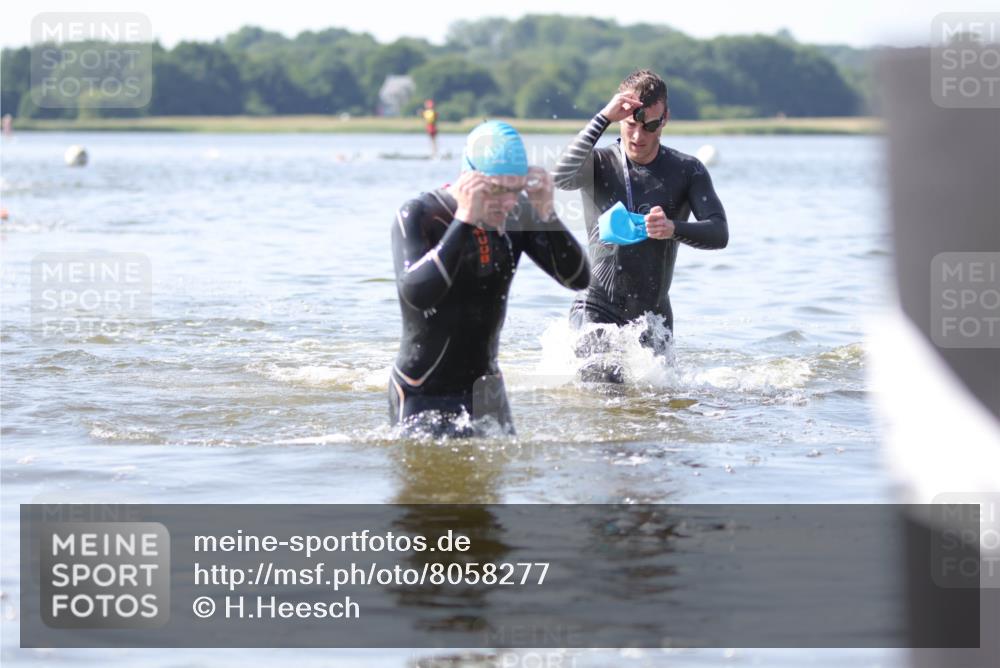 22.06.2025 - Viking Triathlon H.Heesch http://msf.ph/oto/8058277 22.06.2025 10:25:01 Schwimmen 4, 521 meine-sportfotos.de