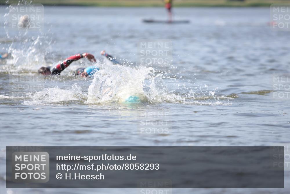 22.06.2025 - Viking Triathlon H.Heesch http://msf.ph/oto/8058293 22.06.2025 10:25:29 Schwimmen 2, 122, 420, 544, 641 meine-sportfotos.de