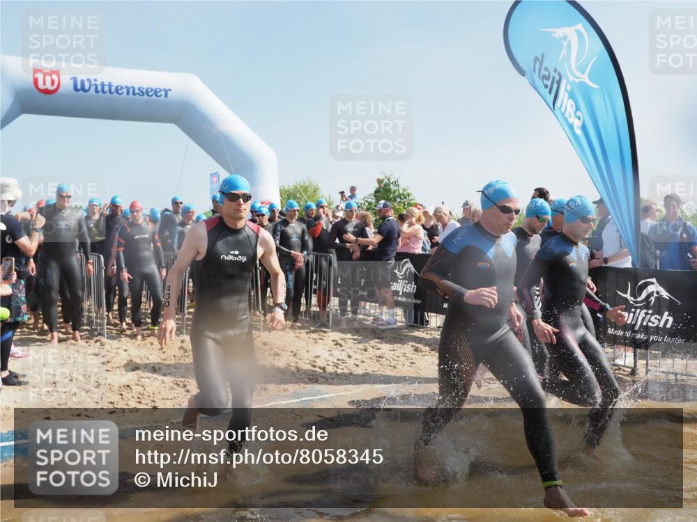 22.06.2025 - Viking Triathlon MichiJ http://msf.ph/oto/8058345 22.06.2025 10:02:42 Schwimmen 98, 114, 161, 193, 264, 297, 323, 366, 427, 429, 430, 486, 513, 546, 552 meine-sportfotos.de