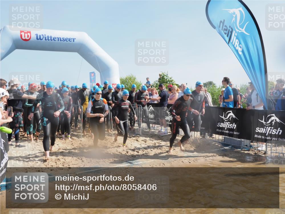 22.06.2025 - Viking Triathlon MichiJ http://msf.ph/oto/8058406 22.06.2025 10:02:51 Schwimmen 5, 40, 43, 98, 154, 164, 323, 340, 430, 475, 486, 548, 552, 554, 608 meine-sportfotos.de