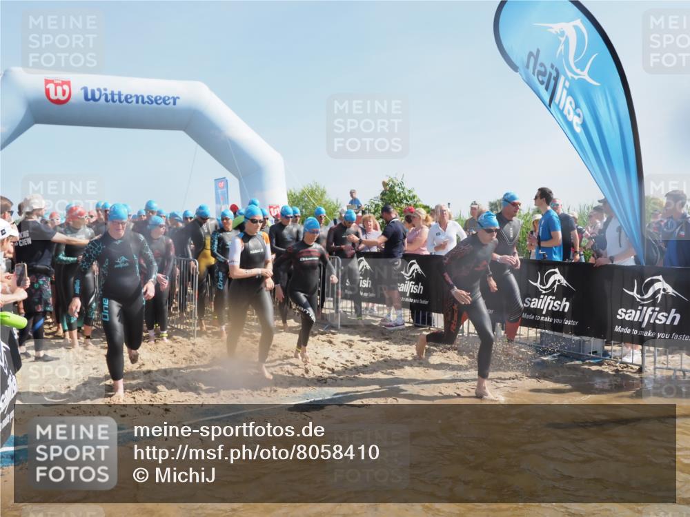22.06.2025 - Viking Triathlon MichiJ http://msf.ph/oto/8058410 22.06.2025 10:02:51 Schwimmen 5, 40, 43, 98, 154, 164, 323, 340, 430, 475, 486, 548, 552, 554, 608 meine-sportfotos.de