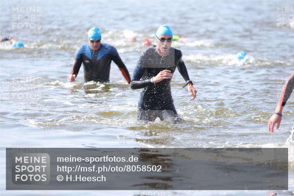 22.06.2025 - Viking Triathlon H.Heesch http://msf.ph/oto/8058502 22.06.2025 10:27:27 Schwimmen 1, 176, 272, 286, 611 meine-sportfotos.de