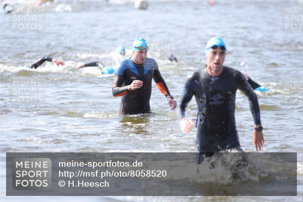 22.06.2025 - Viking Triathlon H.Heesch http://msf.ph/oto/8058520 22.06.2025 10:27:29 Schwimmen 1, 176, 272, 286, 611 meine-sportfotos.de