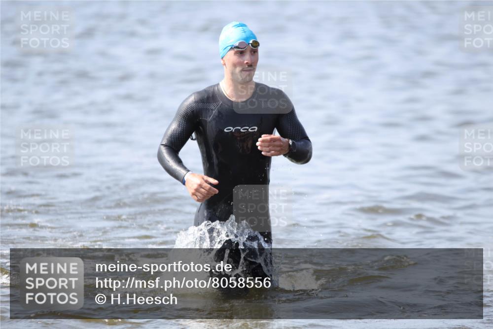 22.06.2025 - Viking Triathlon H.Heesch http://msf.ph/oto/8058556 22.06.2025 10:27:36 Schwimmen 1, 176, 198, 230, 272, 286, 534, 611 meine-sportfotos.de