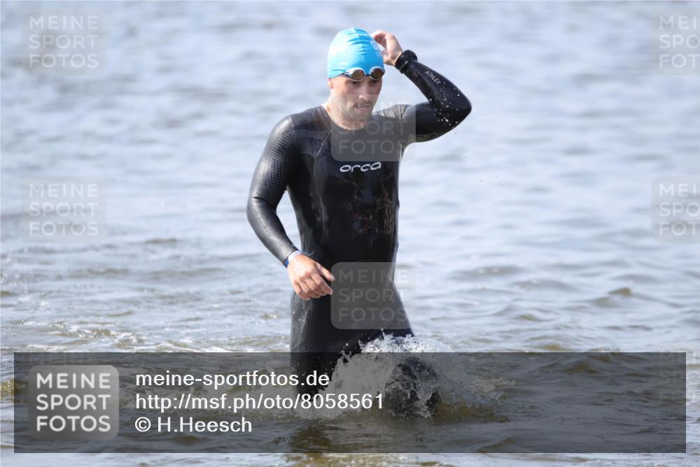 22.06.2025 - Viking Triathlon H.Heesch http://msf.ph/oto/8058561 22.06.2025 10:27:37 Schwimmen 1, 176, 198, 230, 272, 286, 534, 611 meine-sportfotos.de