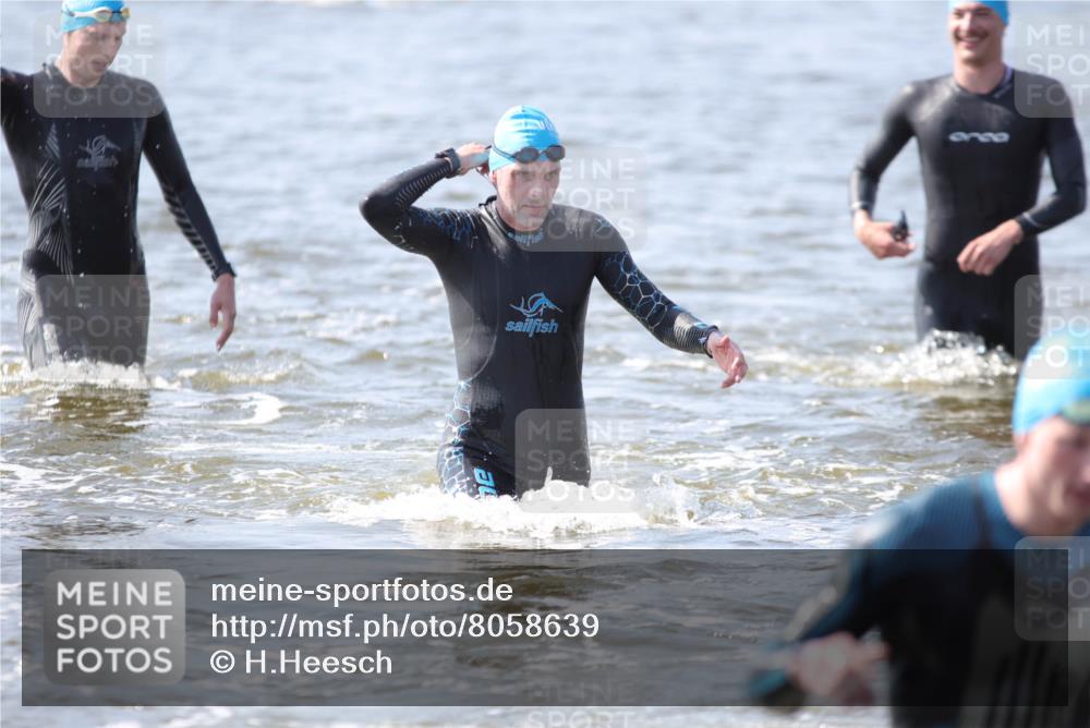 22.06.2025 - Viking Triathlon H.Heesch http://msf.ph/oto/8058639 22.06.2025 10:27:51 Schwimmen 14, 90, 178, 196, 198, 230, 289, 401, 534, 616 meine-sportfotos.de