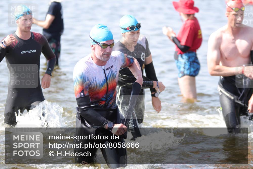 22.06.2025 - Viking Triathlon H.Heesch http://msf.ph/oto/8058666 22.06.2025 10:27:59 Schwimmen 14, 90, 178, 196, 198, 289, 367, 401, 534, 616 meine-sportfotos.de