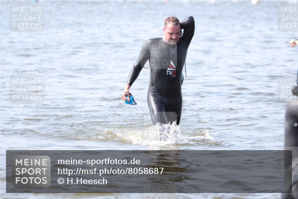 22.06.2025 - Viking Triathlon H.Heesch http://msf.ph/oto/8058687 22.06.2025 10:28:06 Schwimmen 14, 90, 178, 196, 289, 367, 401, 616 meine-sportfotos.de