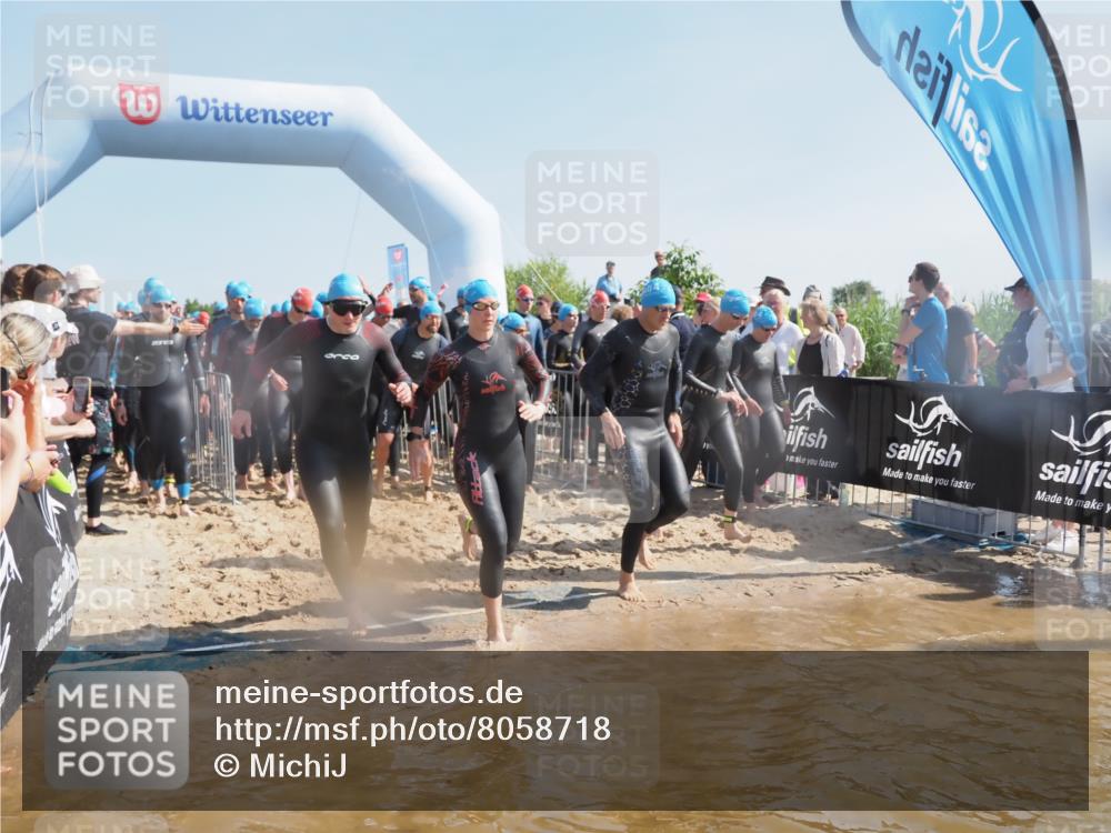 22.06.2025 - Viking Triathlon MichiJ http://msf.ph/oto/8058718 22.06.2025 10:03:26 Schwimmen 25, 34, 42, 88, 89, 163, 182, 221, 229, 251, 324, 332, 454, 540, 556 meine-sportfotos.de