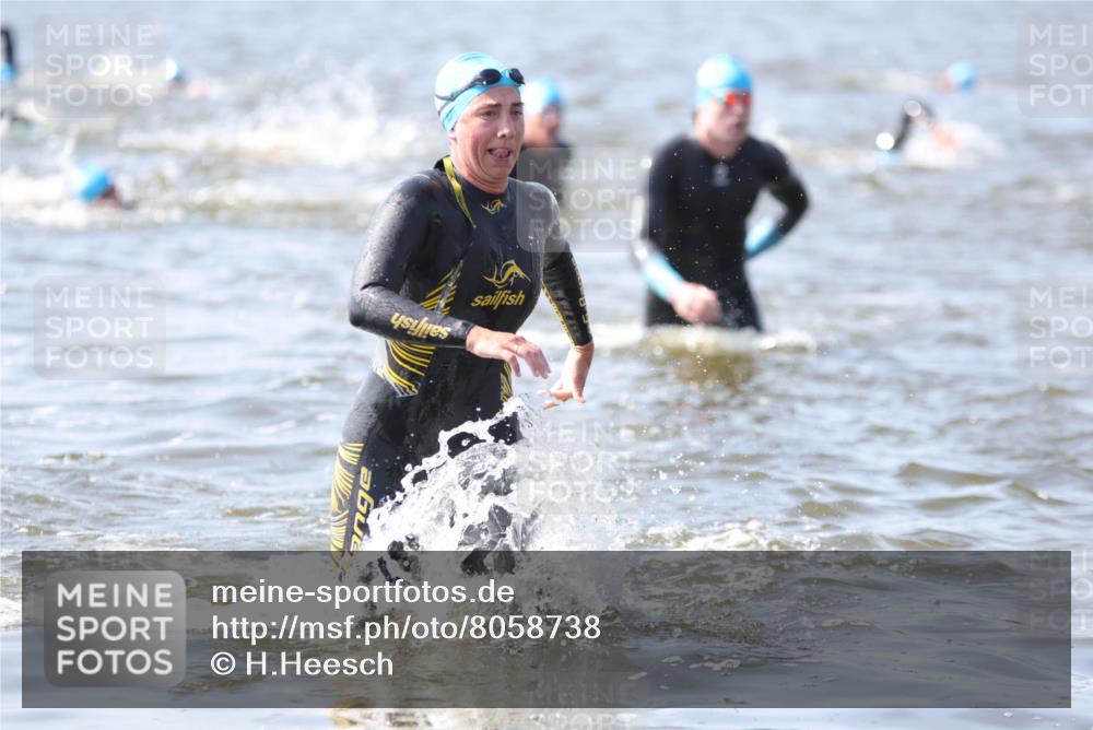 22.06.2025 - Viking Triathlon H.Heesch http://msf.ph/oto/8058738 22.06.2025 10:28:44 Schwimmen 15, 258, 301, 368, 414, 443, 628 meine-sportfotos.de