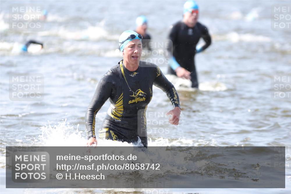 22.06.2025 - Viking Triathlon H.Heesch http://msf.ph/oto/8058742 22.06.2025 10:28:44 Schwimmen 15, 258, 301, 368, 414, 443, 628 meine-sportfotos.de