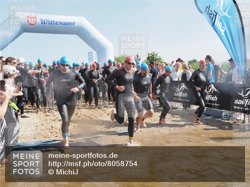 22.06.2025 - Viking Triathlon MichiJ http://msf.ph/oto/8058754 22.06.2025 10:03:32 Schwimmen 25, 42, 58, 88, 179, 182, 221, 251, 324, 332, 434, 454, 556, 645, 659 meine-sportfotos.de