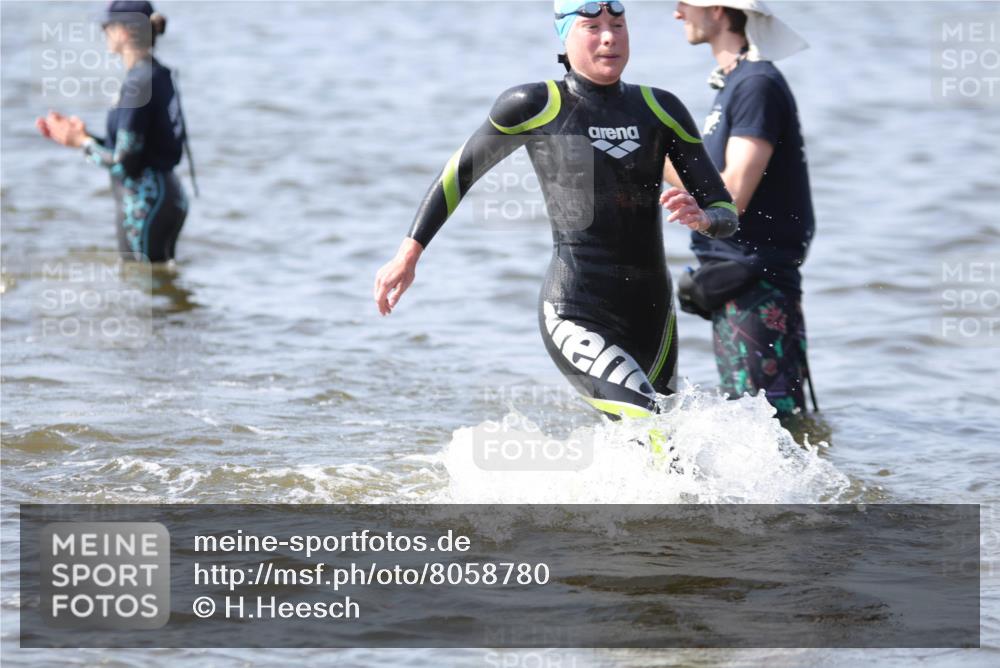 22.06.2025 - Viking Triathlon H.Heesch http://msf.ph/oto/8058780 22.06.2025 10:28:51 Schwimmen 12, 15, 152, 200, 258, 301, 310, 368, 384, 414, 443, 604, 628 meine-sportfotos.de
