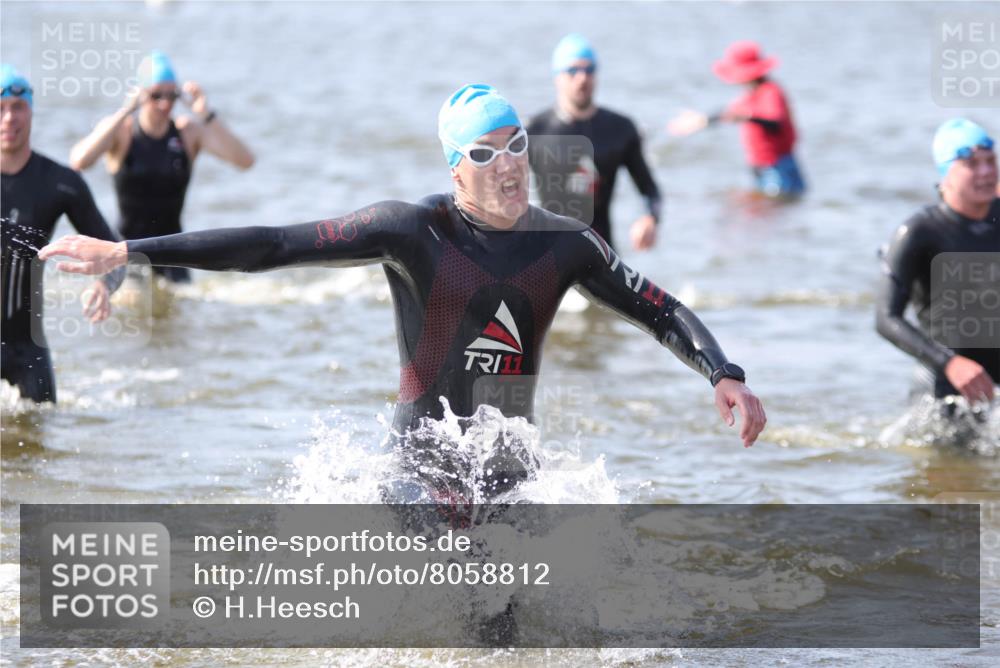 22.06.2025 - Viking Triathlon H.Heesch http://msf.ph/oto/8058812 22.06.2025 10:28:57 Schwimmen 7, 12, 15, 152, 200, 301, 310, 384, 414, 443, 604, 628 meine-sportfotos.de