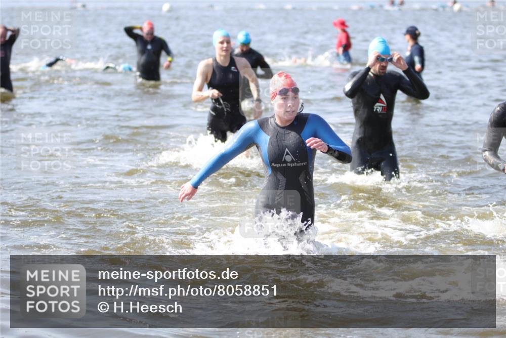 22.06.2025 - Viking Triathlon H.Heesch http://msf.ph/oto/8058851 22.06.2025 10:29:04 Schwimmen 7, 11, 12, 152, 200, 310, 384, 443, 458, 604, 628, 652 meine-sportfotos.de