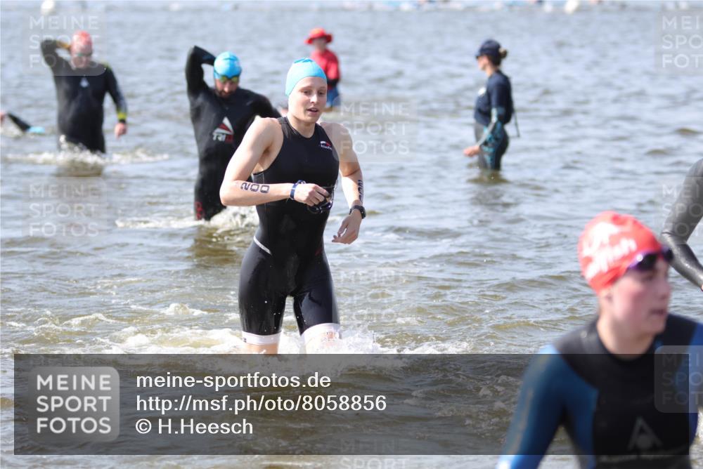 22.06.2025 - Viking Triathlon H.Heesch http://msf.ph/oto/8058856 22.06.2025 10:29:06 Schwimmen 7, 11, 12, 30, 33, 152, 200, 310, 384, 443, 458, 604, 628, 652 meine-sportfotos.de