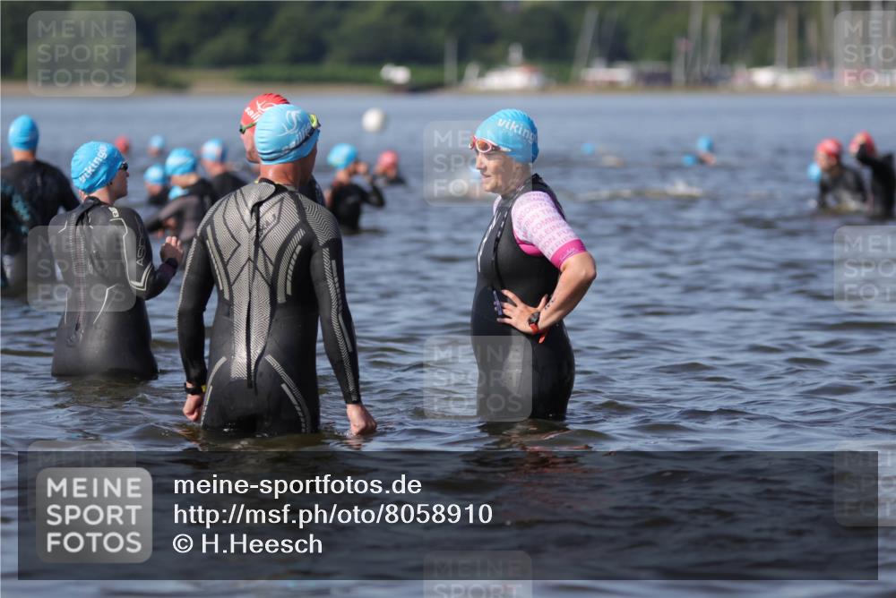 22.06.2025 - Viking Triathlon H.Heesch http://msf.ph/oto/8058910 22.06.2025 09:42:40 Schwimmen  meine-sportfotos.de