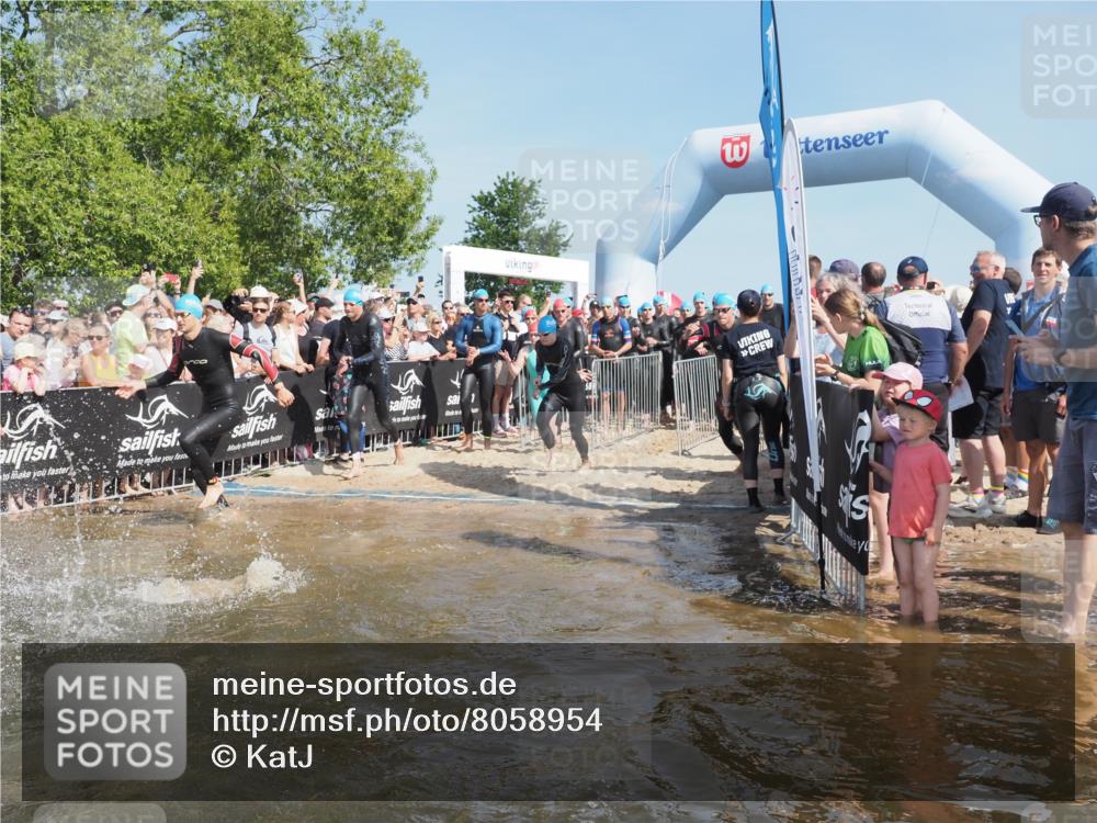 22.06.2025 - Viking Triathlon KatJ http://msf.ph/oto/8058954 22.06.2025 10:00:16 Schwimmen 2, 4, 10, 49, 81, 100, 122, 329, 420, 455, 473, 485, 521, 544, 557, 609, 610, 611, 617 meine-sportfotos.de