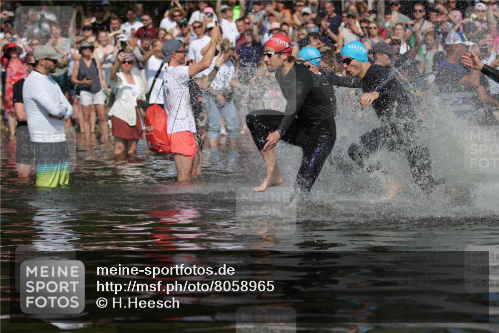 22.06.2025 - Viking Triathlon H.Heesch http://msf.ph/oto/8058965 22.06.2025 10:00:14 Schwimmen 2, 4, 10, 49, 100, 122, 329, 420, 485, 521, 544, 609, 611 meine-sportfotos.de