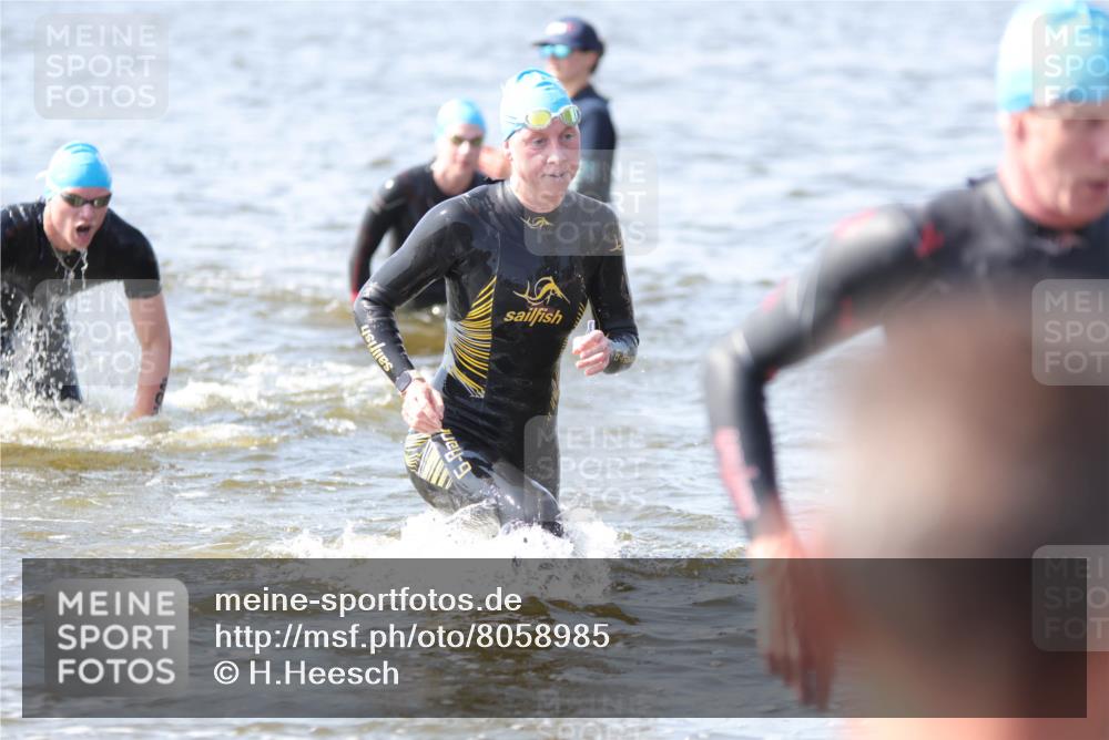 22.06.2025 - Viking Triathlon H.Heesch http://msf.ph/oto/8058985 22.06.2025 10:30:02 Schwimmen 132, 175, 203, 264, 299, 374, 473, 491, 626 meine-sportfotos.de