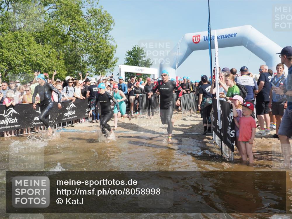 22.06.2025 - Viking Triathlon KatJ http://msf.ph/oto/8058998 22.06.2025 10:00:17 Schwimmen 2, 4, 10, 49, 81, 100, 122, 329, 420, 455, 473, 485, 521, 544, 557, 609, 610, 611, 617 meine-sportfotos.de