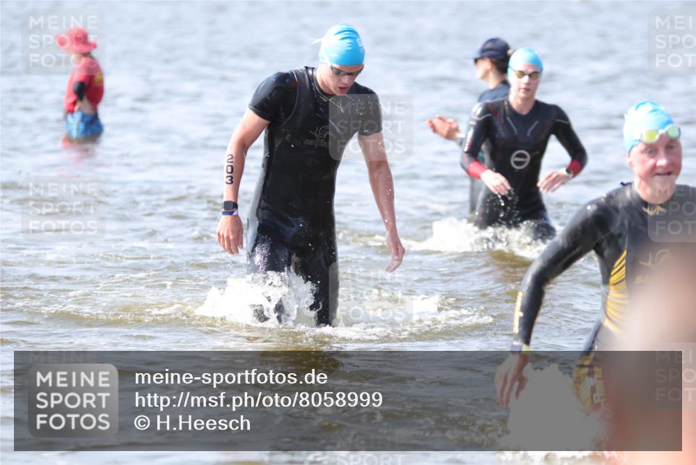 22.06.2025 - Viking Triathlon H.Heesch http://msf.ph/oto/8058999 22.06.2025 10:30:03 Schwimmen 132, 175, 203, 264, 299, 374, 381, 473, 491, 626 meine-sportfotos.de