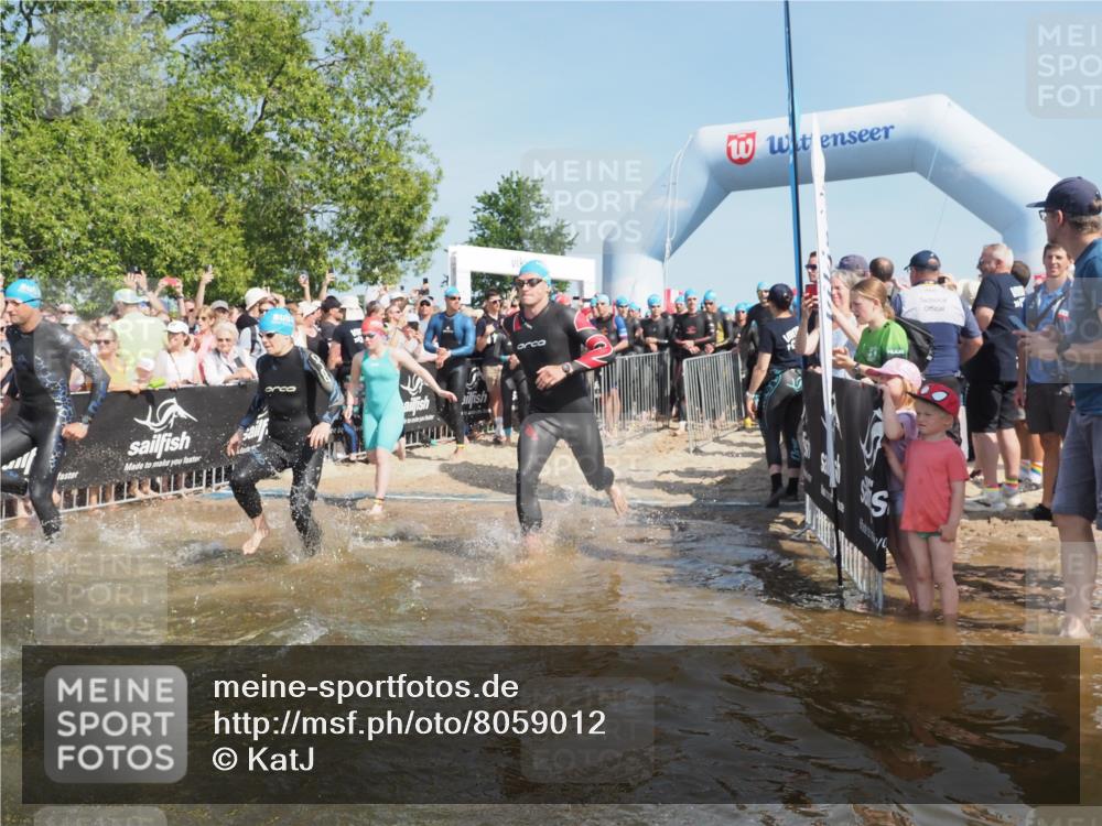 22.06.2025 - Viking Triathlon KatJ http://msf.ph/oto/8059012 22.06.2025 10:00:17 Schwimmen 2, 4, 10, 49, 81, 100, 122, 329, 420, 455, 473, 485, 521, 544, 557, 609, 610, 611, 617 meine-sportfotos.de
