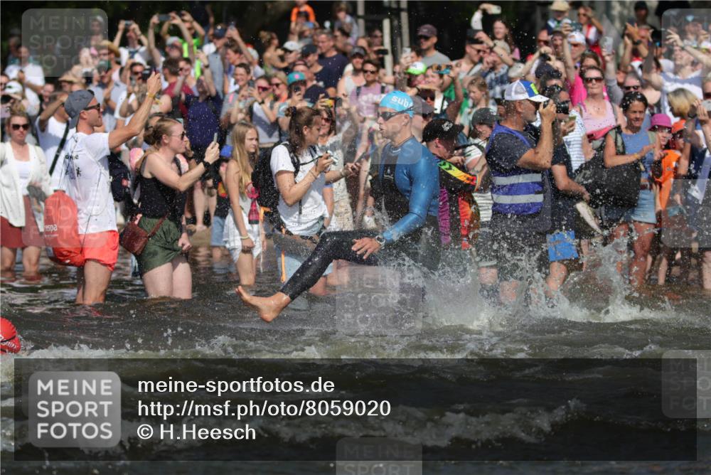 22.06.2025 - Viking Triathlon H.Heesch http://msf.ph/oto/8059020 22.06.2025 10:00:20 Schwimmen 2, 4, 6, 10, 14, 15, 28, 46, 49, 81, 100, 122, 175, 176, 286, 288, 329, 367, 420, 455, 473, 485, 521, 544, 557, 609, 610, 611, 617 meine-sportfotos.de