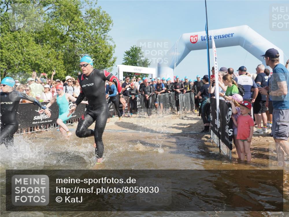 22.06.2025 - Viking Triathlon KatJ http://msf.ph/oto/8059030 22.06.2025 10:00:17 Schwimmen 2, 4, 10, 49, 81, 100, 122, 329, 420, 455, 473, 485, 521, 544, 557, 609, 610, 611, 617 meine-sportfotos.de
