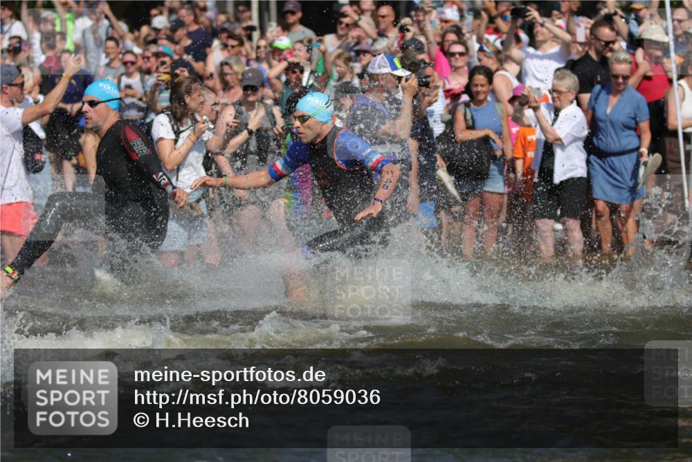 22.06.2025 - Viking Triathlon H.Heesch http://msf.ph/oto/8059036 22.06.2025 10:00:23 Schwimmen 2, 4, 6, 10, 14, 15, 28, 46, 49, 52, 81, 100, 122, 152, 175, 176, 198, 230, 286, 288, 329, 367, 420, 455, 473, 485, 544, 557, 609, 610, 611, 617, 661 meine-sportfotos.de