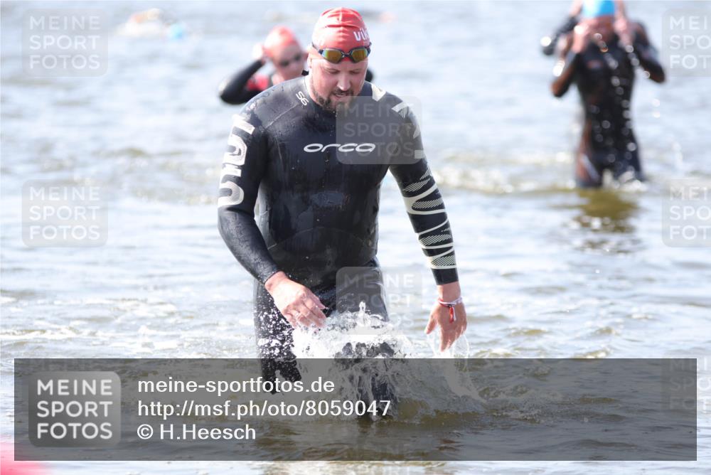 22.06.2025 - Viking Triathlon H.Heesch http://msf.ph/oto/8059047 22.06.2025 10:30:21 Schwimmen 132, 381, 393, 491, 551, 626, 643 meine-sportfotos.de