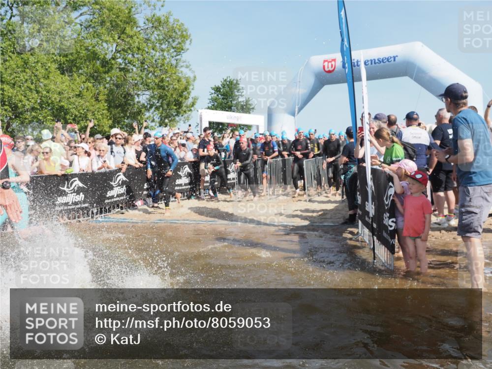 22.06.2025 - Viking Triathlon KatJ http://msf.ph/oto/8059053 22.06.2025 10:00:18 Schwimmen 2, 4, 10, 15, 28, 49, 81, 100, 122, 175, 288, 329, 367, 420, 455, 473, 485, 521, 544, 557, 609, 610, 611, 617 meine-sportfotos.de