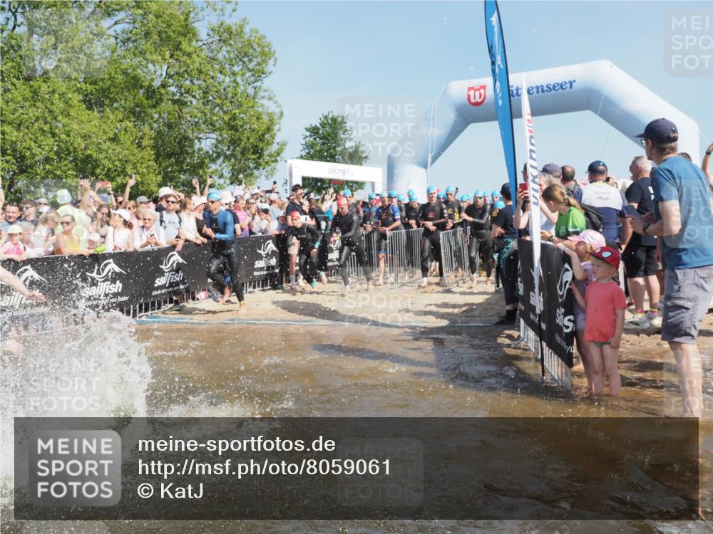 22.06.2025 - Viking Triathlon KatJ http://msf.ph/oto/8059061 22.06.2025 10:00:18 Schwimmen 2, 4, 10, 15, 28, 49, 81, 100, 122, 175, 288, 329, 367, 420, 455, 473, 485, 521, 544, 557, 609, 610, 611, 617 meine-sportfotos.de