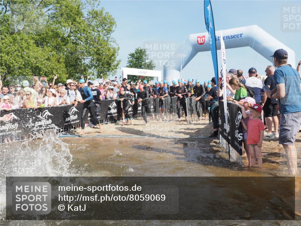 22.06.2025 - Viking Triathlon KatJ http://msf.ph/oto/8059069 22.06.2025 10:00:18 Schwimmen 2, 4, 10, 15, 28, 49, 81, 100, 122, 175, 288, 329, 367, 420, 455, 473, 485, 521, 544, 557, 609, 610, 611, 617 meine-sportfotos.de