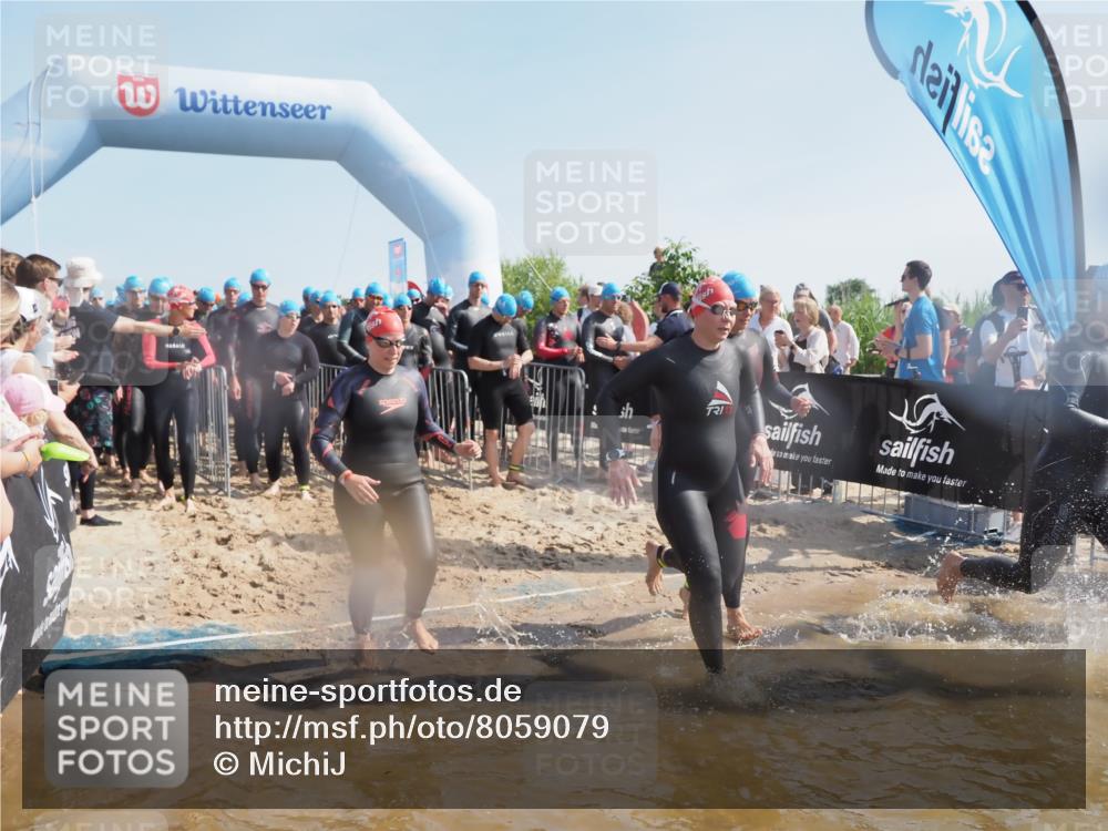22.06.2025 - Viking Triathlon MichiJ http://msf.ph/oto/8059079 22.06.2025 10:03:57 Schwimmen 26, 54, 77, 215, 220, 242, 315, 336, 383, 396, 433, 451, 495, 639, 657 meine-sportfotos.de