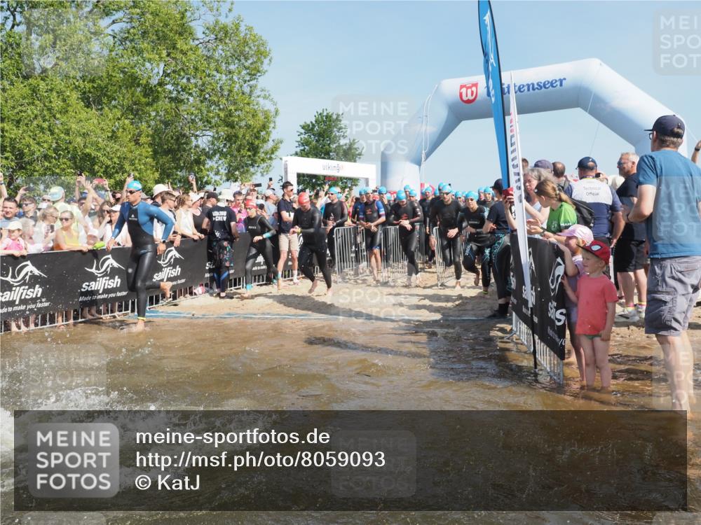 22.06.2025 - Viking Triathlon KatJ http://msf.ph/oto/8059093 22.06.2025 10:00:19 Schwimmen 2, 4, 10, 15, 28, 49, 81, 100, 122, 175, 288, 329, 367, 420, 455, 473, 485, 521, 544, 557, 609, 610, 611, 617 meine-sportfotos.de