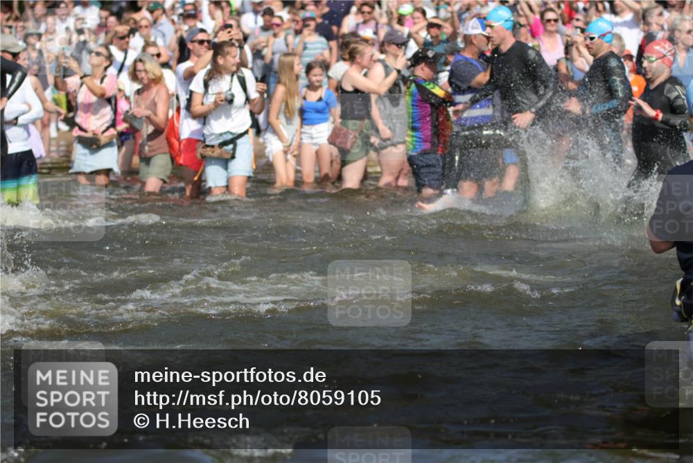 22.06.2025 - Viking Triathlon H.Heesch http://msf.ph/oto/8059105 22.06.2025 10:00:34 Schwimmen 1, 6, 7, 8, 11, 13, 14, 30, 45, 46, 52, 87, 152, 176, 178, 196, 198, 200, 230, 286, 374, 401, 414, 526, 534, 616, 623, 628, 641, 642, 651, 661 meine-sportfotos.de