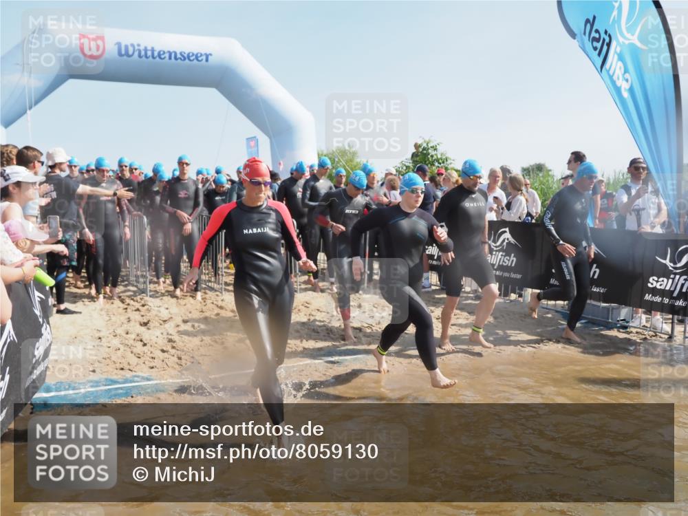 22.06.2025 - Viking Triathlon MichiJ http://msf.ph/oto/8059130 22.06.2025 10:04:01 Schwimmen 54, 215, 220, 240, 242, 313, 315, 336, 370, 383, 433, 448, 614, 639, 657 meine-sportfotos.de