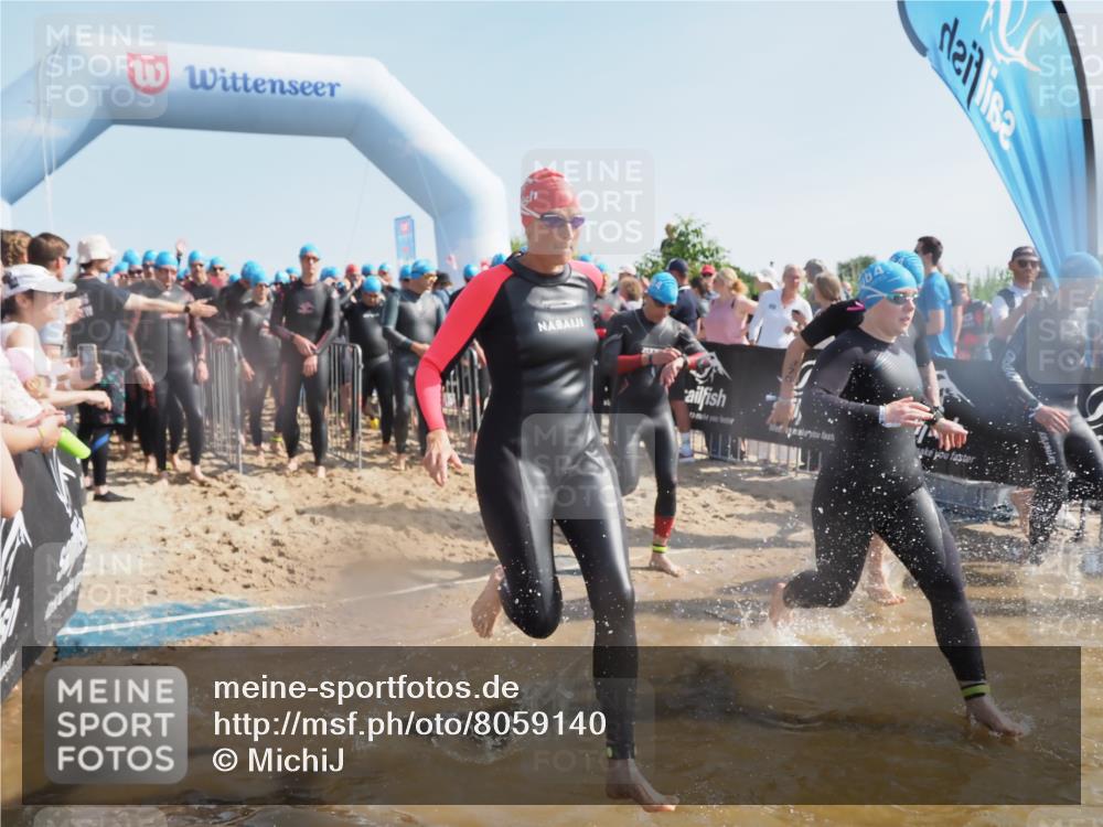 22.06.2025 - Viking Triathlon MichiJ http://msf.ph/oto/8059140 22.06.2025 10:04:02 Schwimmen 54, 215, 220, 240, 242, 313, 315, 336, 370, 383, 433, 448, 614, 639, 657 meine-sportfotos.de