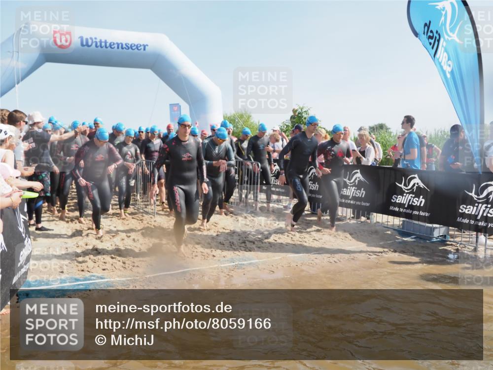 22.06.2025 - Viking Triathlon MichiJ http://msf.ph/oto/8059166 22.06.2025 10:04:07 Schwimmen 156, 199, 220, 240, 313, 315, 351, 370, 433, 448, 474, 529, 614, 639, 657 meine-sportfotos.de