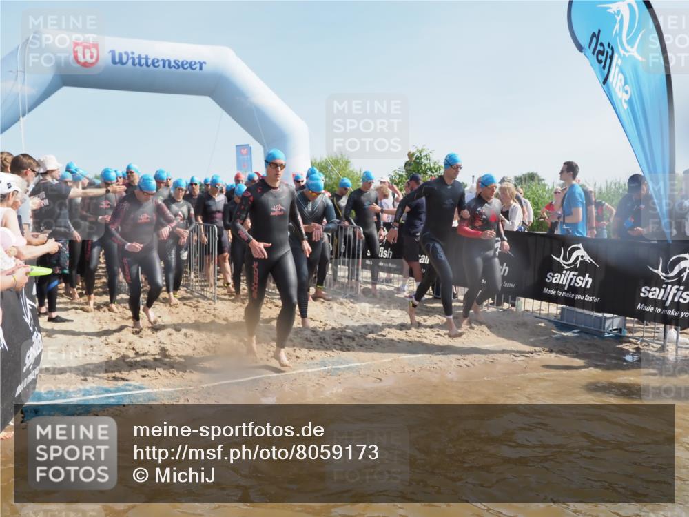 22.06.2025 - Viking Triathlon MichiJ http://msf.ph/oto/8059173 22.06.2025 10:04:07 Schwimmen 156, 199, 220, 240, 313, 315, 351, 370, 433, 448, 474, 529, 614, 639, 657 meine-sportfotos.de