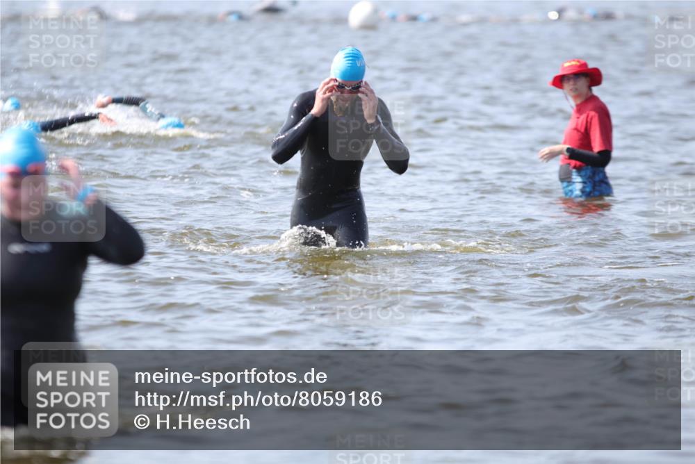 22.06.2025 - Viking Triathlon H.Heesch http://msf.ph/oto/8059186 22.06.2025 10:31:16 Schwimmen 3, 8, 216, 236, 237, 311, 330, 469, 549 meine-sportfotos.de