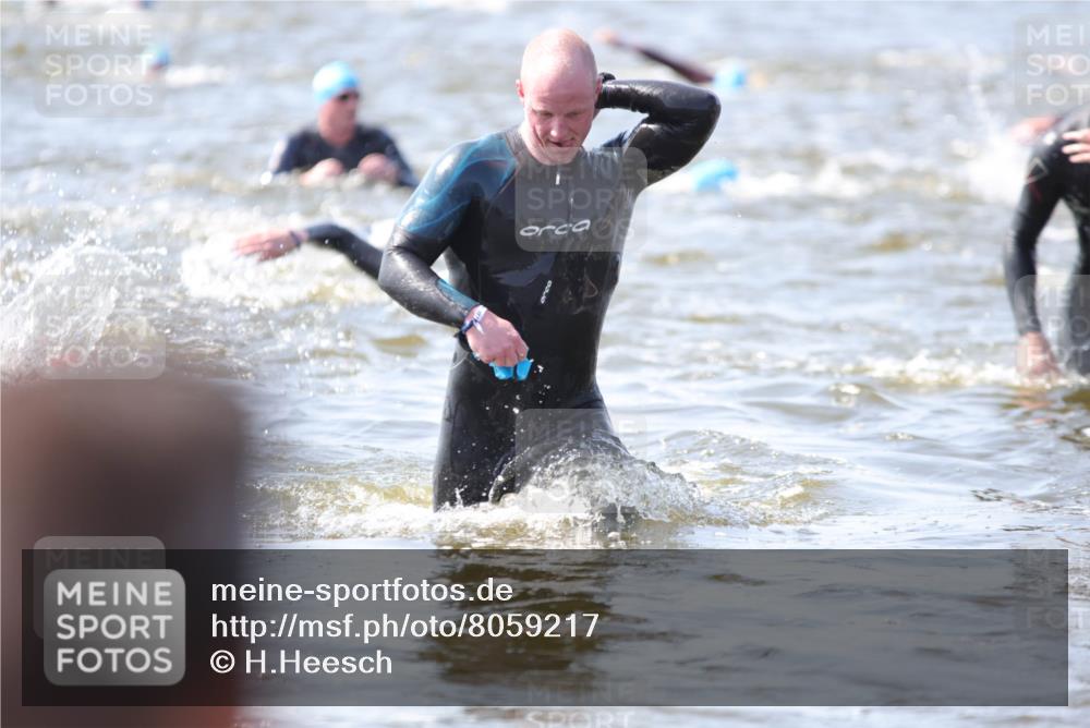 22.06.2025 - Viking Triathlon H.Heesch http://msf.ph/oto/8059217 22.06.2025 10:31:23 Schwimmen 3, 8, 236, 311, 340, 469, 613, 648 meine-sportfotos.de