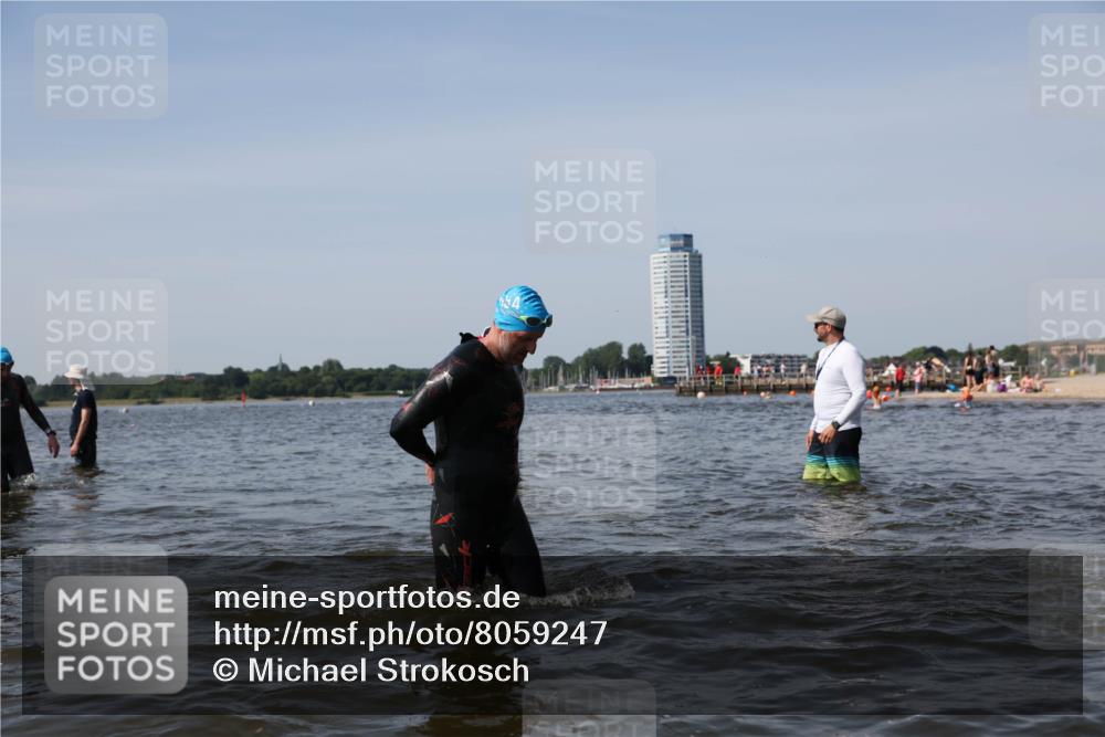 22.06.2025 - Viking Triathlon Michael Strokosch http://msf.ph/oto/8059247 22.06.2025 10:41:17 Schwimmen 54, 94, 153, 314, 376, 390, 496, 631 meine-sportfotos.de
