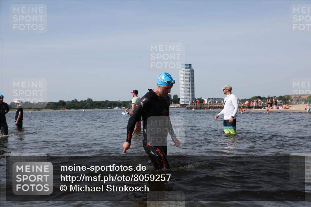 22.06.2025 - Viking Triathlon Michael Strokosch http://msf.ph/oto/8059257 22.06.2025 10:41:17 Schwimmen 54, 94, 153, 314, 376, 390, 496, 631 meine-sportfotos.de