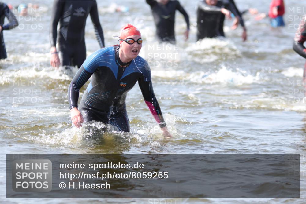 22.06.2025 - Viking Triathlon H.Heesch http://msf.ph/oto/8059265 22.06.2025 10:31:34 Schwimmen 3, 8, 98, 99, 124, 125, 137, 158, 189, 224, 340, 350, 469, 555, 613, 648 meine-sportfotos.de